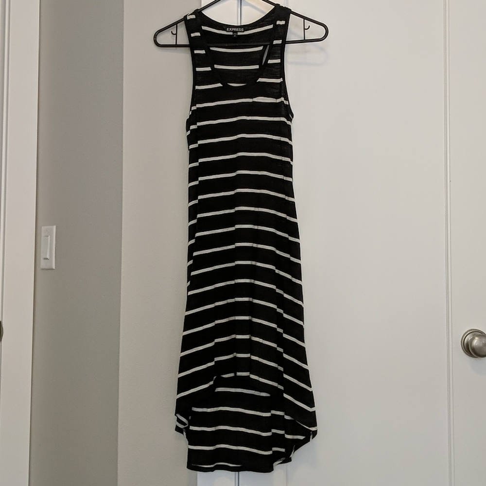 Express XS blk/wht stripe midi dress w/longer back